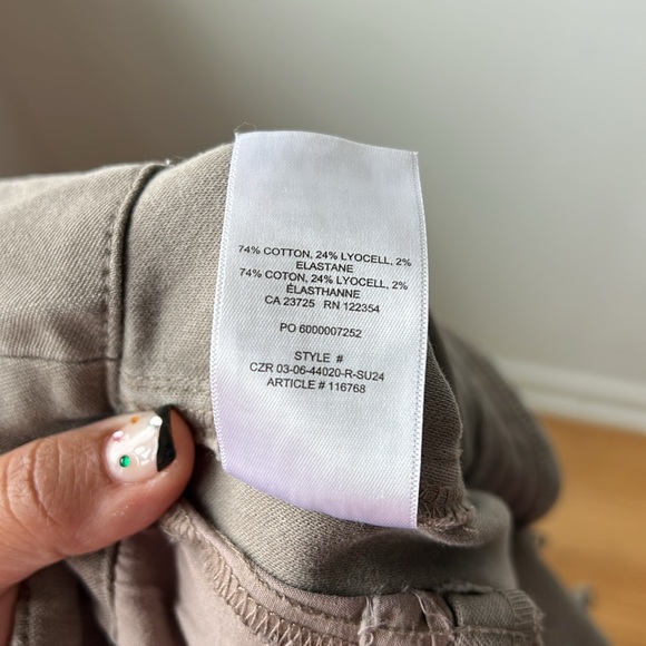 Aritzia TNA Pants - Picture 7 of 7